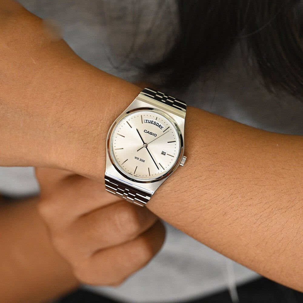 Reloj Casio MTP-B146D-7AV Blanco