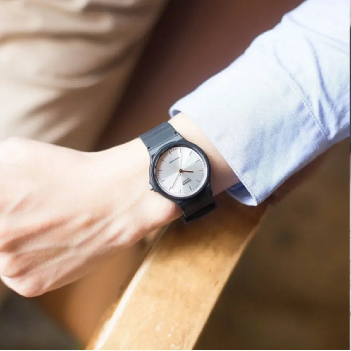 Reloj Casio MQ-24-7E2L Blanco