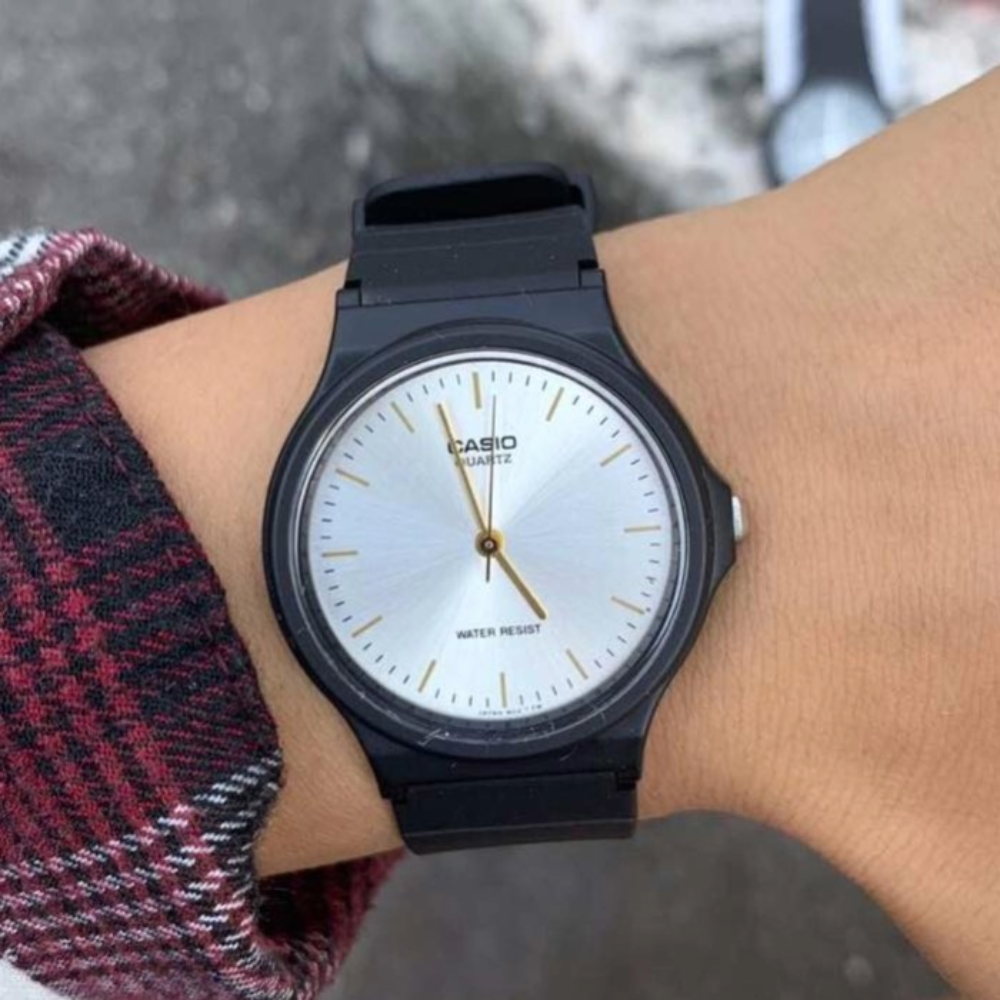 Reloj Casio MQ-24-7E2L Blanco