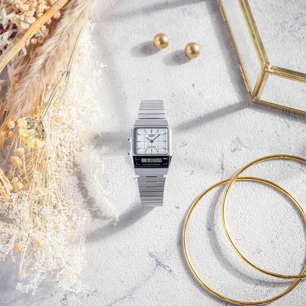 Reloj Casio Vintage AQ-800E-7A Blanco