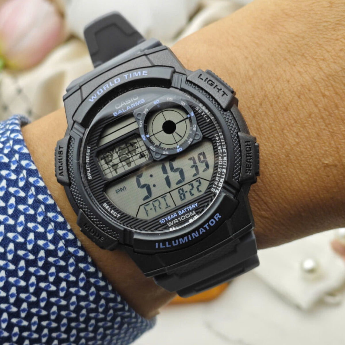 Reloj Casio AE-1000W-8AV Gris