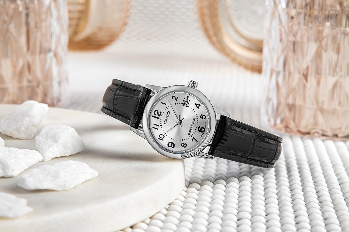 Reloj Casio LTP-V002L-7BU Blanco