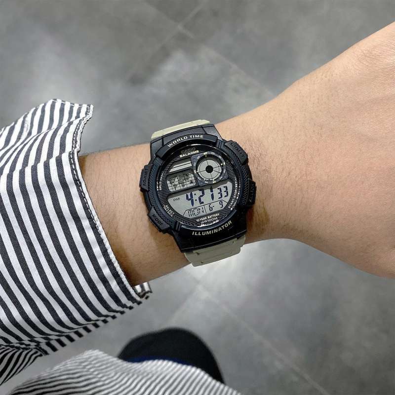 Reloj Casio AE-1000W-5AV Café