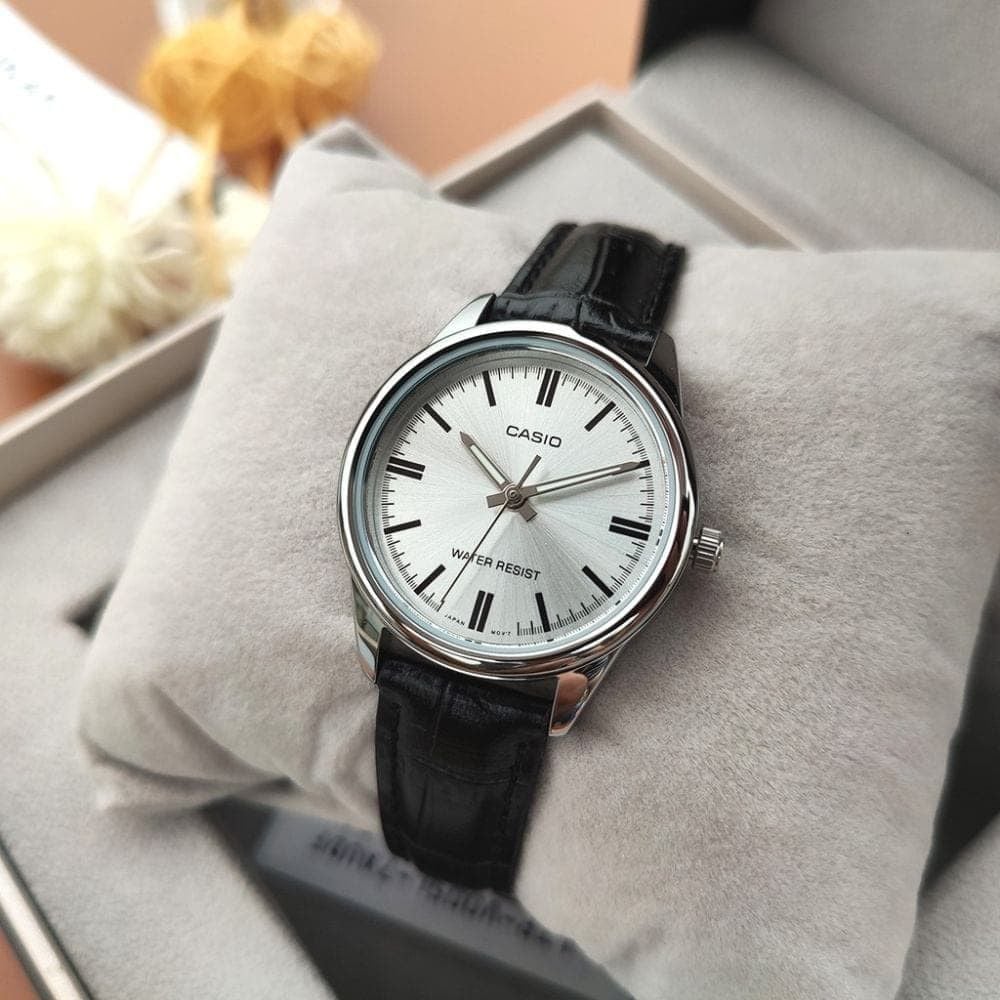 Reloj Casio LTP-V005L-7AU Blanco